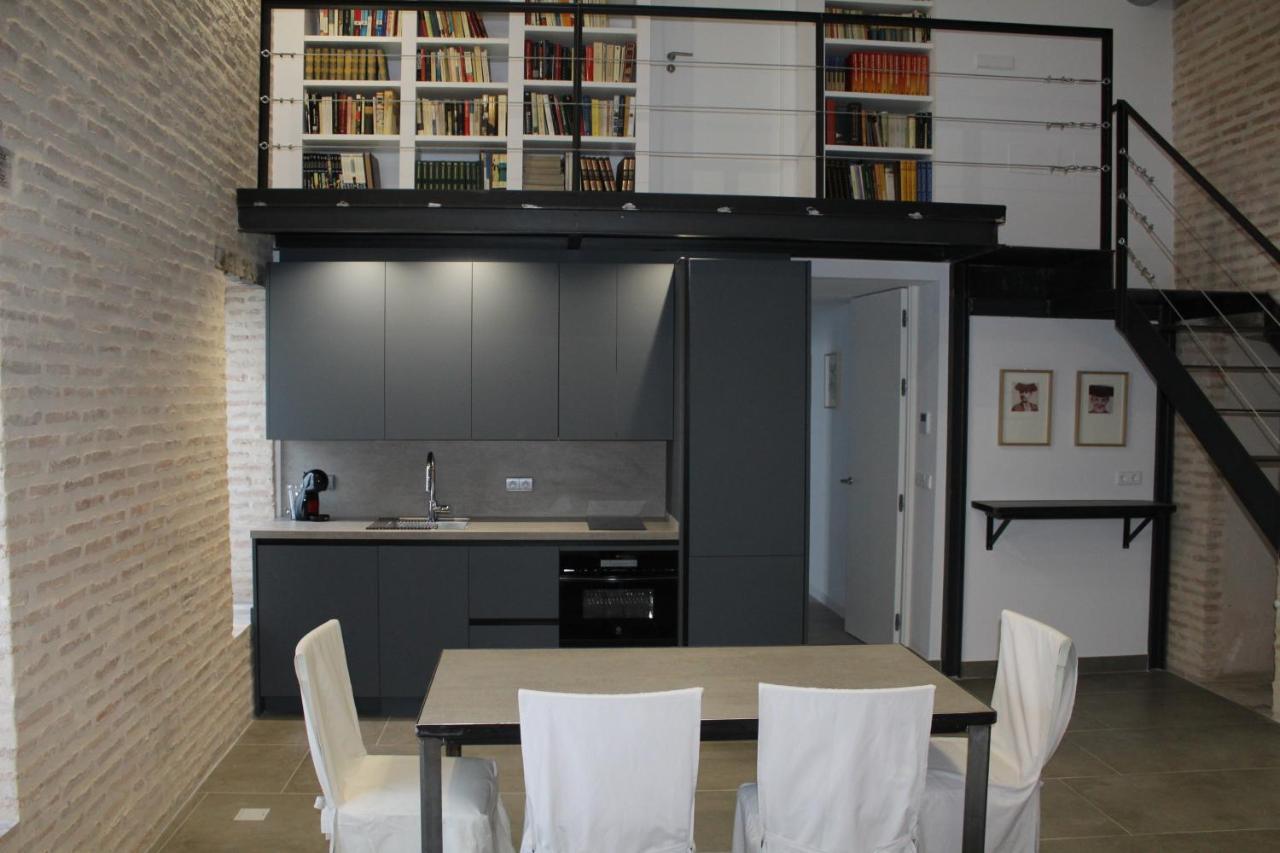 Cozy & Modern Hombre De Piedra Siviglia